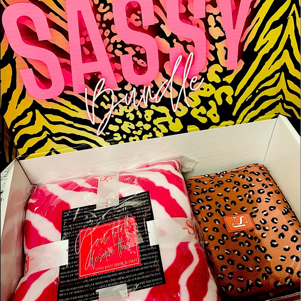 SJ blanket and travel toiletry pouch!